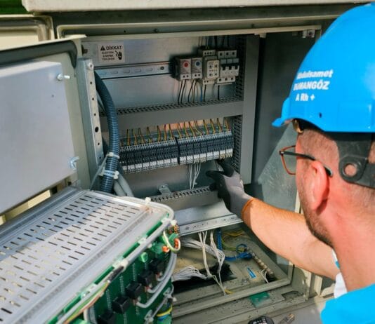 Dynamiczne taryfy a automatyka inwertera – jak ustawić ładowanie magazynu z sieci w tanich godzinach? Dynamiczne taryfy a automatyka inwertera – jak ustawić ładowanie magazynu z sieci w tanich godzinach?